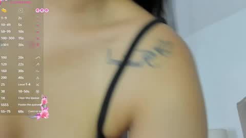 paulina lux online show from 04/11/26, 07:45