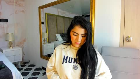 Snapshot of paulinaduarte_ chatting on 01/14/25, 11:10 Paulina online show from 01/14/25, 11:10