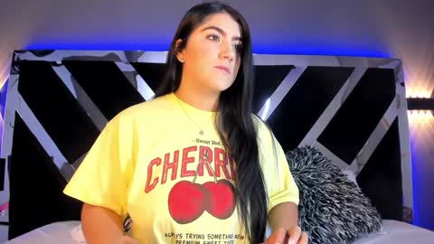 Snapshot of paulinaduarte_ chatting on 02/06/25, 11:10 Paulina online show from 02/06/25, 11:10