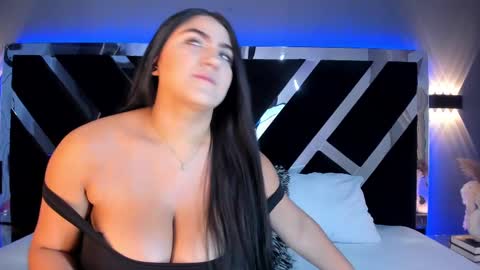 Snapshot of paulinaduarte_ chatting on 02/12/25, 11:18 Paulina online show from 02/12/25, 11:18