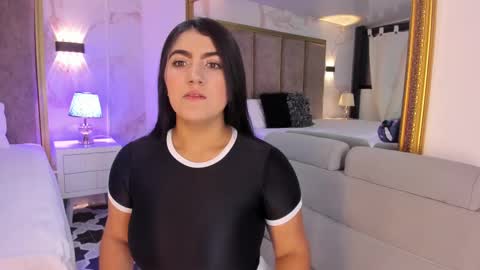 Snapshot of paulinaduarte_ chatting on 02/17/25, 11:02 Paulina online show from 02/17/25, 11:02