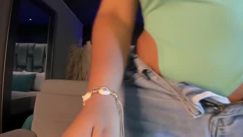 Snapshot of paulinaduarte_ chatting on 02/24/25, 12:37 Paulina online show from 02/24/25, 12:37