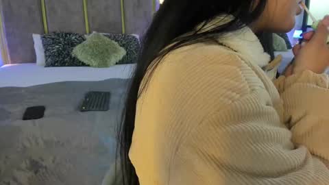 Snapshot of paulinaduarte_ chatting on 09/17/25, 12:40 Paulina online show from 09/17/25, 12:40