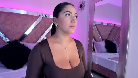 Snapshot of paulinaduarte_ chatting on 10/11/25, 12:36 Paulina online show from 10/11/25, 12:36
