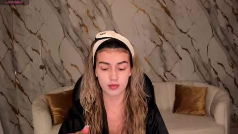 Paulina Santos  online show from 03/04/25, 07:22