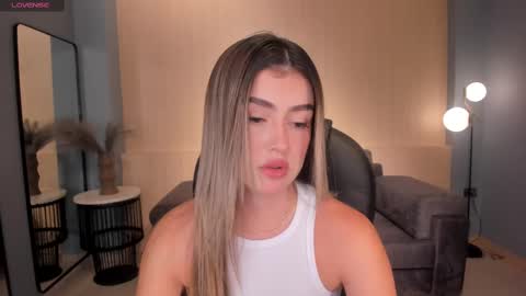 Paulina Santos  online show from 03/12/25, 07:17