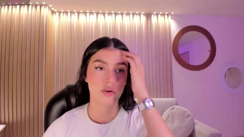 Paulina Santos  online show from 10/12/25, 06:07