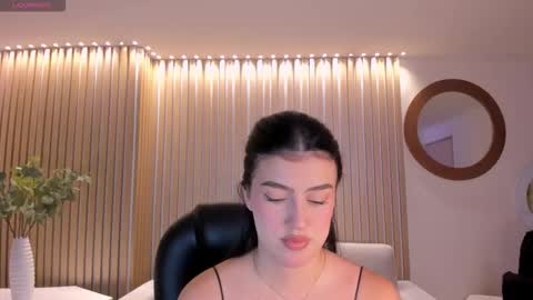 Paulina Santos  online show from 10/19/25, 05:02