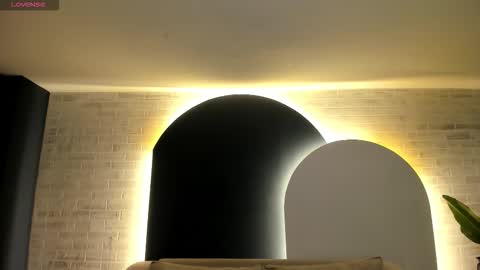 Paulina Santos  online show from 11/09/25, 05:11