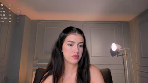 Paulina Santos  online show from 11/12/25, 06:08