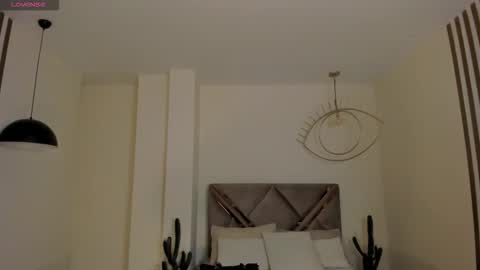 Paulina Santos  online show from 03/18/26, 07:17