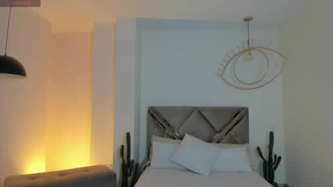 Paulina Santos  online show from 03/20/26, 07:08