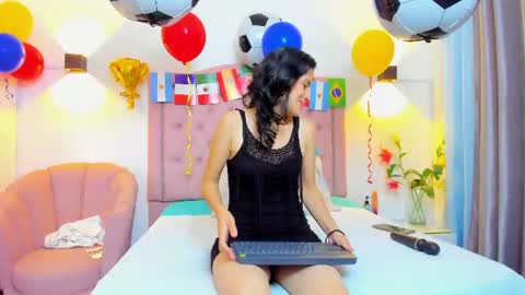 Snapshot of paulinavera chatting on 06/13/26, 01:53 paulinavera online show from 06/13/26, 01:53