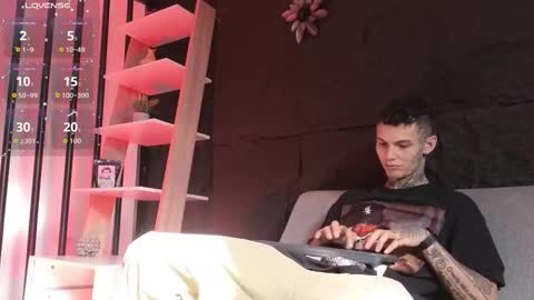 Paulo online show from 12/20/25, 08:49