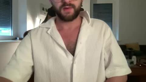 love bush online show from 11/18/25, 06:51