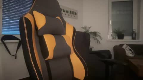 love bush online show from 06/29/26, 04:51