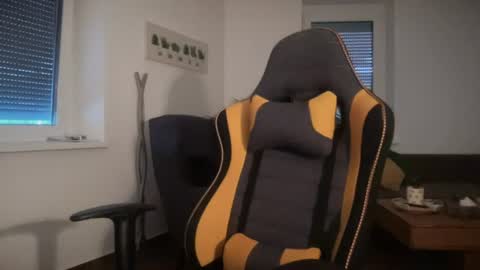 love bush online show from 07/13/26, 06:22