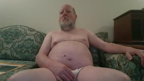 Snapshot of pavilionbill1 chatting on 05/16/26, 04:09 pavilionbill1 online show from 05/16/26, 04:09