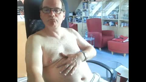 Snapshot of pavlovsdog2006 chatting on 04/07/26, 08:15 Pavlov aka Peter online show from 04/07/26, 08:15
