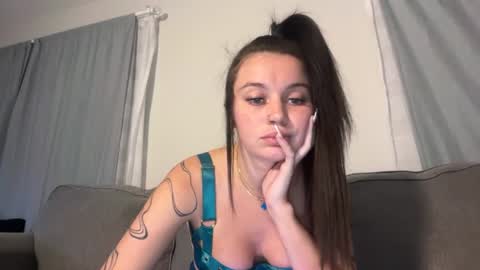 Snapshot of paytonpeachy chatting on 07/20/26, 05:44 Payton Peach online show from 07/20/26, 05:44