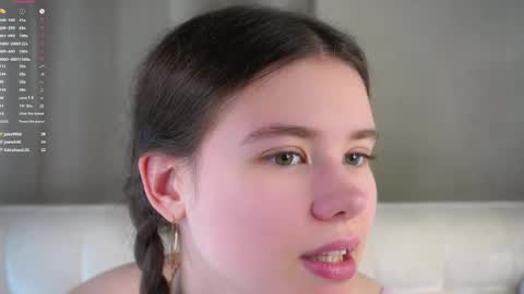 Snapshot of pazrapacki chatting on 06/05/26, 06:52 Beautiful Mila online show from 06/05/26, 06:52