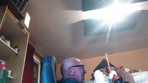 pc8474408 online show from 04/19/26, 12:33