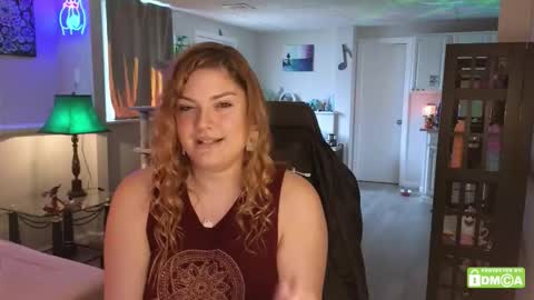 Snapshot of peaceofmae chatting on 10/14/25, 08:09 online show from 10/14/25, 08:09