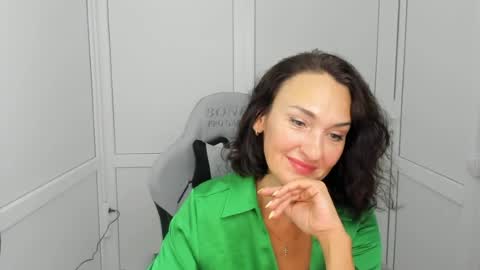 Christina online show from 08/05/26, 06:27