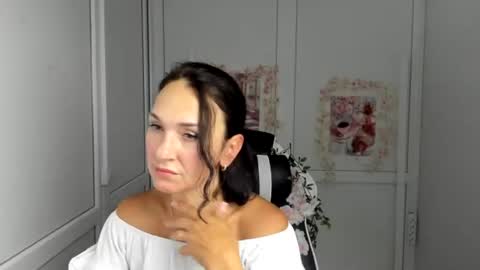 Christina online show from 08/06/26, 12:18