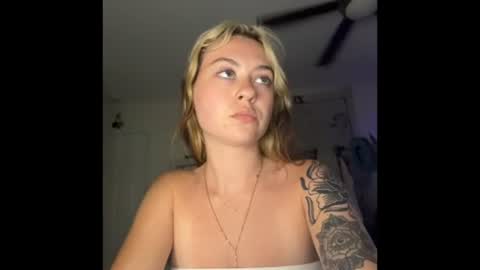 peachesncreampiezz online show from 06/22/26, 07:55