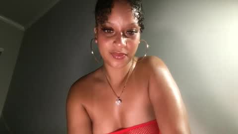 Snapshot of peachessinclair chatting on 08/05/26, 03:20 peachessinclair online show from 08/05/26, 03:20