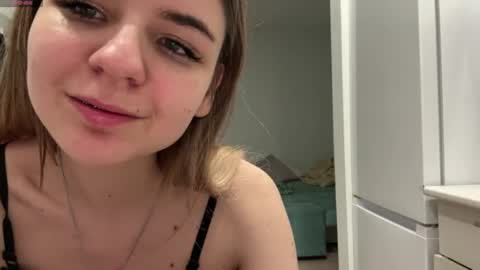 Snapshot of peachy_keens chatting on 04/05/26, 06:05 Peachy online show from 04/05/26, 06:05
