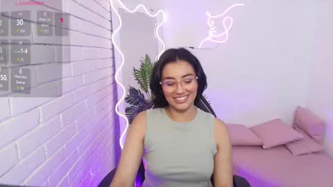 peachy_tay online show from 12/05/25, 11:41