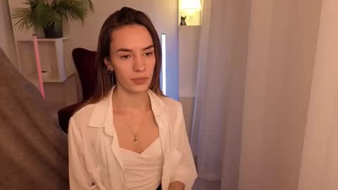 Snapshot of peachychic chatting on 12/04/25, 06:01 Sun online show from 12/04/25, 06:01