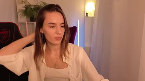 Snapshot of peachychic chatting on 12/05/25, 06:11 Sun online show from 12/05/25, 06:11