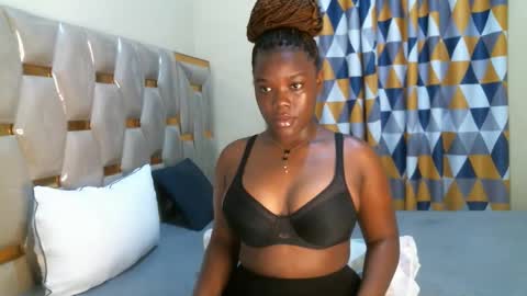 Snapshot of peachygirl255 chatting on 10/07/25, 06:10 Peachy online show from 10/07/25, 06:10