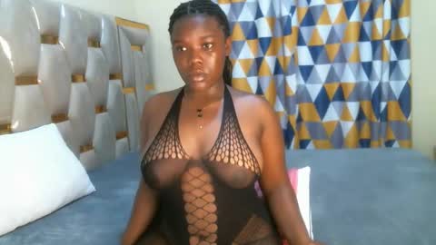 Snapshot of peachygirl255 chatting on 11/11/25, 01:11 Peachy online show from 11/11/25, 01:11