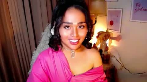 Snapshot of peakaboo_xx chatting on 05/05/26, 08:06 Angel Creamdensada online show from 05/05/26, 08:06