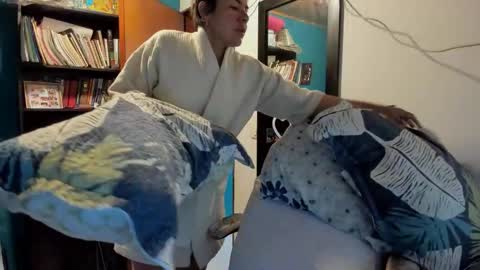 Tangerine Penaut online show from 11/09/25, 07:01