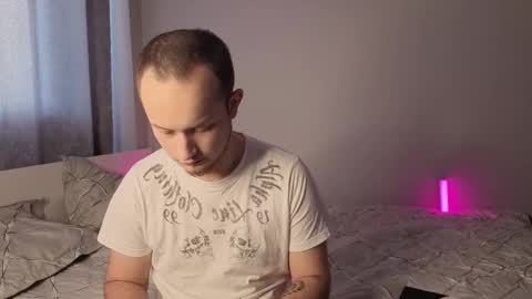 Snapshot of pearl_couple chatting on 02/10/26, 09:02 Rina and Max online show from 02/10/26, 09:02