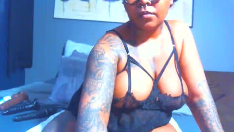 Snapshot of pearlblu38 chatting on 01/20/25, 03:15 Pearl online show from 01/20/25, 03:15