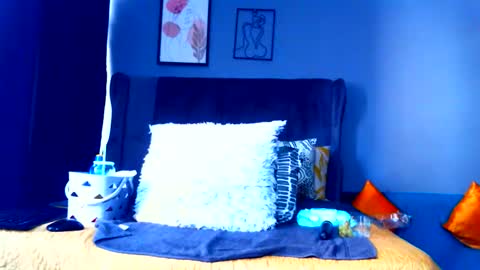 Pearl online show from 12/15/25, 12:53