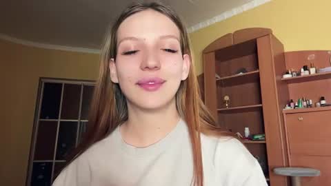 Snapshot of pearlinesilfies chatting on 06/15/26, 05:26 Zlata online show from 06/15/26, 05:26