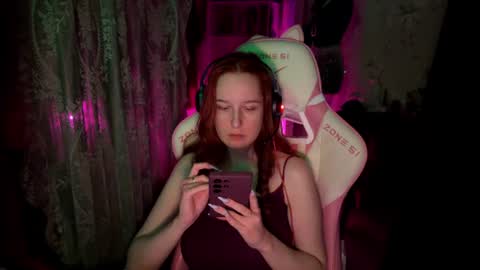 Snapshot of pearlprincess_ chatting on 06/11/26, 01:16 Adelina online show from 06/11/26, 01:16
