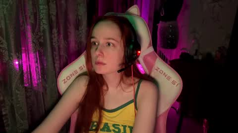 Snapshot of pearlprincess_ chatting on 06/24/26, 03:05 Adelina online show from 06/24/26, 03:05
