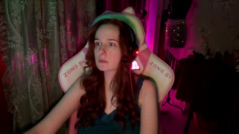 Snapshot of pearlprincess_ chatting on 06/26/26, 03:49 Adelina online show from 06/26/26, 03:49