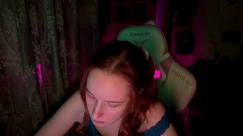 Snapshot of pearlprincess_ chatting on 07/11/26, 02:25 Adelina online show from 07/11/26, 02:25
