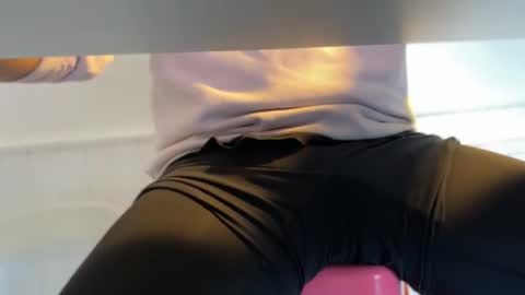 Snapshot of pedroserrano2000 chatting on 01/17/25, 01:35 PedrOO OO online show from 01/17/25, 01:35