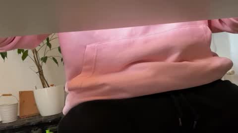 Snapshot of pedroserrano2000 chatting on 09/26/25, 08:18 PedrOO OO online show from 09/26/25, 08:18