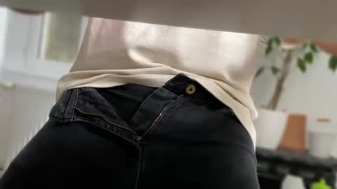 Snapshot of pedroserrano2000 chatting on 10/03/25, 03:20 PedrOO OO online show from 10/03/25, 03:20